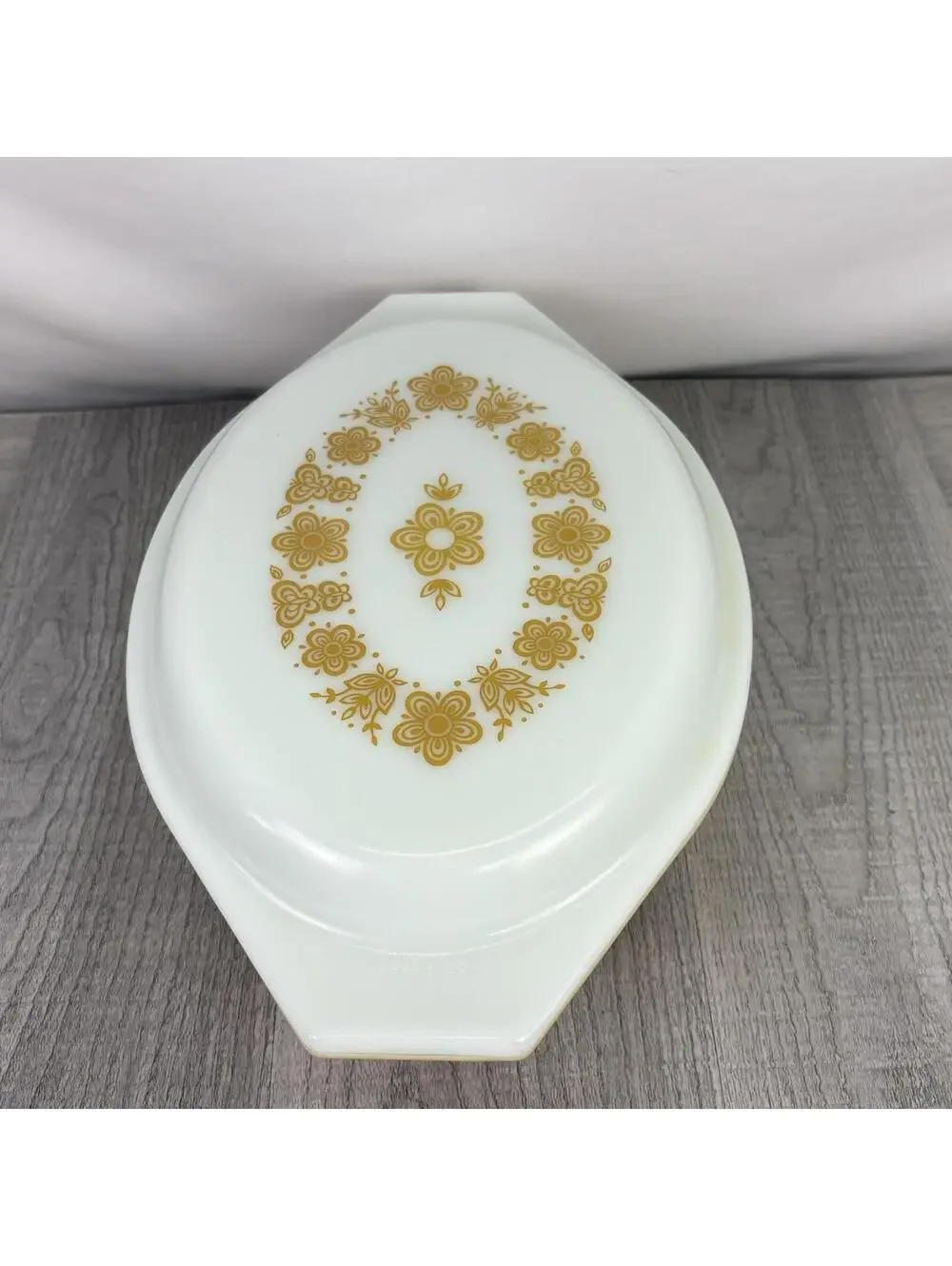 Vintage PYREX Ovenware Casserole Dish With Lid Butterfly Gold 2.5 Qt Made in USA - Picture 5 of 12